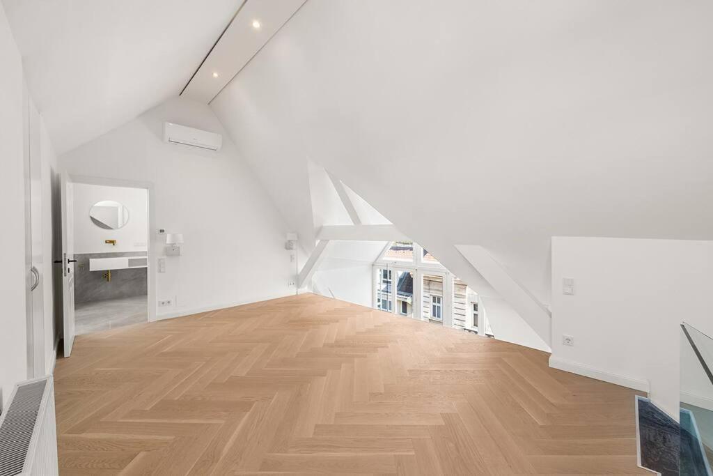 Designer Penthouse With Balcony Apartment เวียนนา ภายนอก รูปภาพ