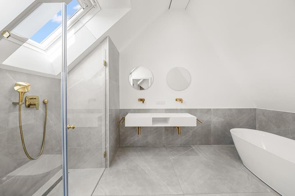 Designer Penthouse With Balcony Apartment เวียนนา ภายนอก รูปภาพ